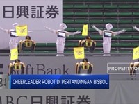 Robot Cheerleader Hiasi Pertandingan Bisbol Jepang