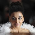 Kabar Baik, Aishwarya Rai Sudah Keluar dari Rumah Sakit