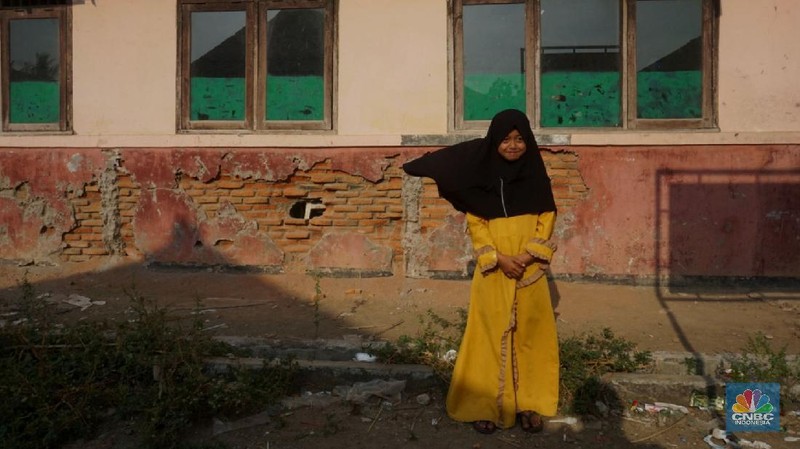 Atap sekolah SDN Sindangsari 03 ambruk di Kampung Pulongandang, Desa Sindangsari, Bekasi. (CNBC Indonesia. Muhammad Sabki)