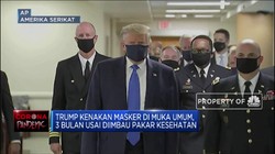 Geger! Donald Trump Pakai Masker