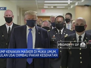 Geger! Donald Trump Pakai Masker
