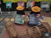 Tolak Ekspor Benih Lobster, Massa Geruduk Kantor Edhy Prabowo