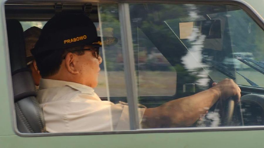 Prabowo perkenalkan kendaraan Rantis 4X4 yang yang diberi nama Maung. Dok: Twitter Prabowo Subianto