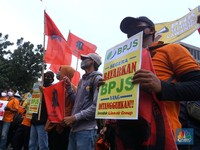 Apakah Buruh yang Kena PHK Bisa Dapat BSU Rp 600 Ribu?