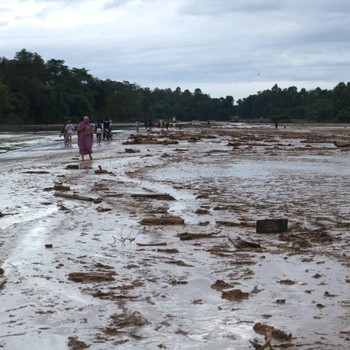 Banjir Bandang, Bandara Masamba Lumpuh Terendam Lumpur