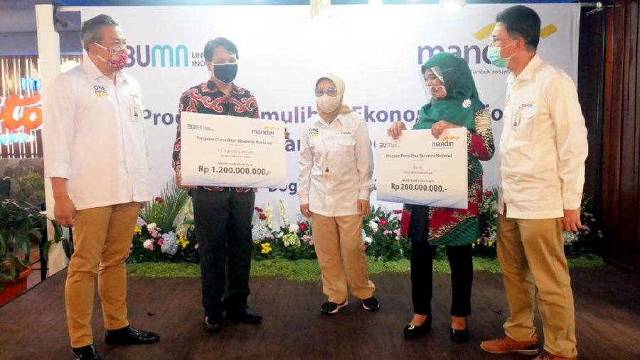 Dukung Program PEN, Bank Mandiri Salurkan Rp3,5 Miliar kepada Pelaku UMKM di Bogor. Ist