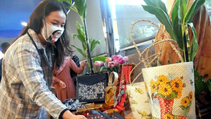 Dukung Program PEN, Bank Mandiri Salurkan Rp3,5 Miliar kepada Pelaku UMKM di Bogor. Ist