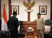 Prabowo Dapat 'Titipan' dari Sandiaga Uno, Apa Itu?