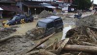 Potret Masamba Yang Porak-poranda Diterjang Banjir Bandang