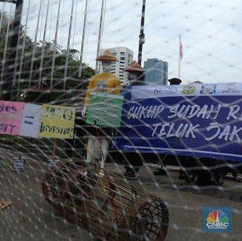 Tolak Reklamasi Ancol, Massa Geruduk Kantor Anies Baswedan