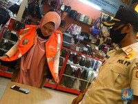 Banyak Pelanggar, Satpol PP DKI Gelar Razia PSBB di Mal