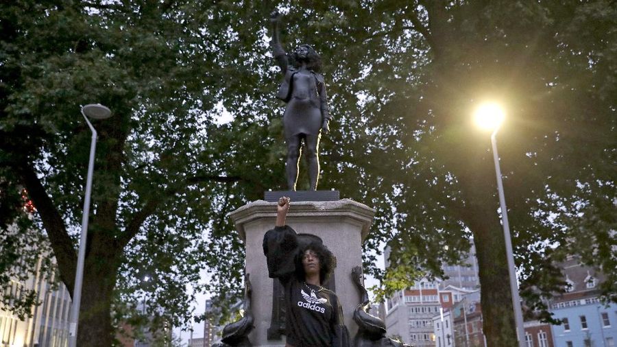 Patung pendemo Black Lives Matter. AP/Matt Dunham