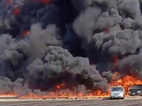 Duh! Gegara Tanah Longsor, Pipa Minyak Iran Pecah & Terbakar