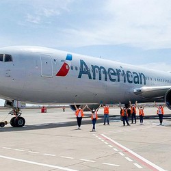Pesawat American Airlines Mendarat Darurat-Dikawal Jet Tempur, Kenapa?