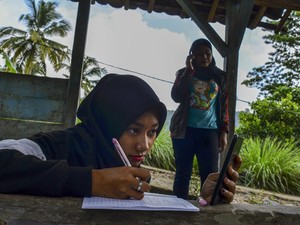 Anggota DPR Tolak Wacana Belajar dari Rumah Mulai April: Kurang Efektif bagi Siswa!