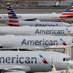 Sedih, American Airlines PHK 25.000 Karyawan
