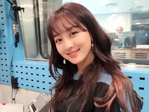 Jawaban Agensi soal Kabar Jihyo TWICE-Yun Sung Bin Pacaran