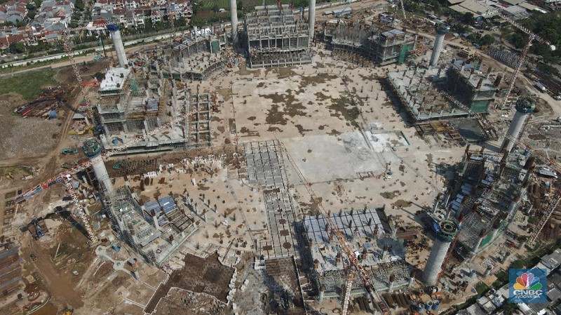 Pembangunan Stadion Jakarta International Stadium. (CNBC Indonesia/Andrean Kristianto)