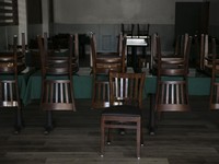 Dear Pak Anies, Kapan Pekerja Resto hingga Spa DKI Divaksin?