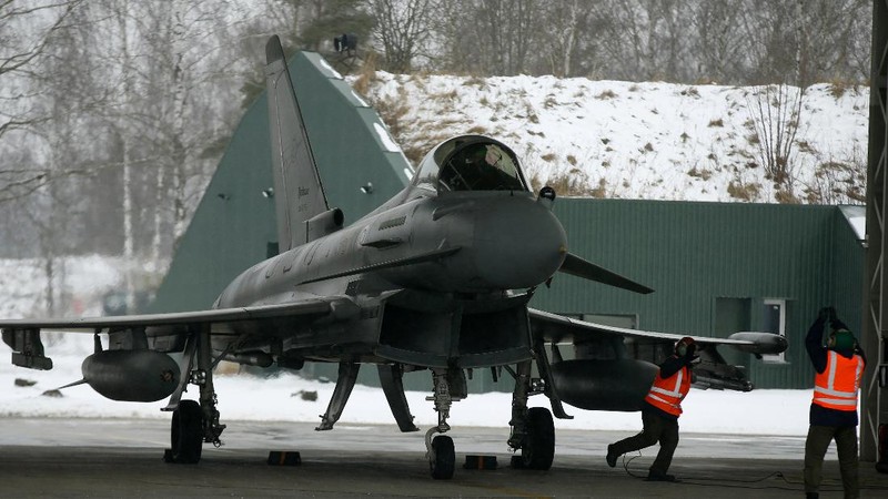 Jet Tempur jenis Eurofighter Typhoon