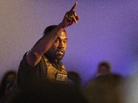 Forbes Bantah Kanye West Orang Kulit Hitam Terkaya di AS