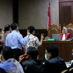 Tjokro Cs, Keluarga Dalam Pusaran Kasus Korupsi Asuransi