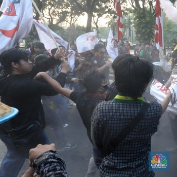 Tolak Reklamasi Ancol, Mahasiswa Geruduk Kantor Anies