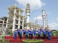 Sukses PLBC & RDMP Cilacap, Menko Luhut Apresiasi Pertamina