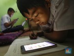 Duh, Pelajar ini Nebeng di Rumah Temannya Demi Belajar Online