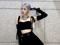 Debut Solo, Outfit Rose BLACKPINK Bisa Buat DP Rumah!
