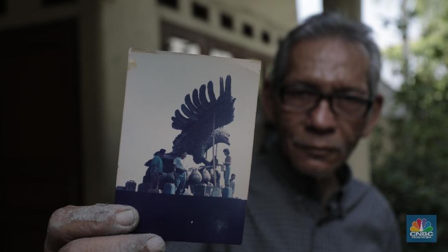 Azmir Azhari Pematung Realis Sejak Masa Orde Baru (CNBC Indonesia/Tri Susilo)