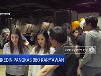 LinkedIn Pangkas 960 Karyawan