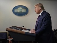 Vaksin Covid-19 Senjata Trump Menang Pemilu AS?