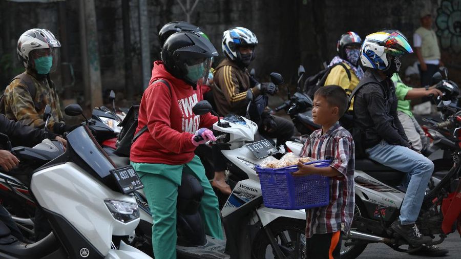 Kisah Anak 9 Tahun, Harus Berjualan Demi Menafkahi Saudaranya (CNBC Indonesia/Andrean Kristianto)