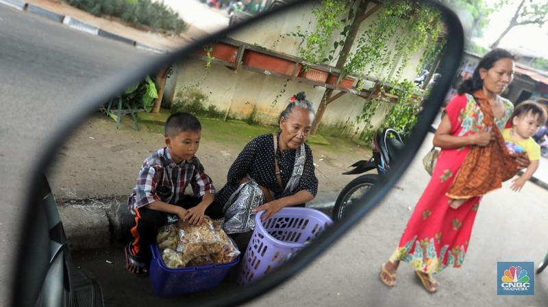 Kisah Anak 9 Tahun, Harus Berjualan Demi Menafkahi Saudaranya (CNBC Indonesia/Andrean Kristianto)