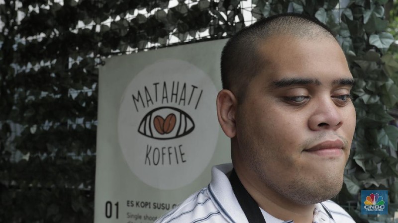 Potret Barista Tunanetra Bertahan Ditengah Pandemi (CNBC Indonesia/ Tri Susilo)
