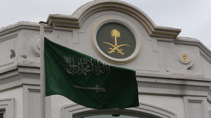 Saudi Arabia AP/Lefteris Pitarakis The Saudi Arabia flag flies outside the country's consul general's official residence in Istanbul, Wednesday, Oct. 24, 2018. Turkey's state-run news agency says Saudi officials did not allow Turkish investigators, probing the killing of Saudi journalist Jamal Khashoggi, to search a well in the garden of the Saudi Consulate. Turkish forensic teams have searched the Consulate, the consul general's official residence as well as vehicles belonging to the consulate as part of their probe into Khashoggi's disappearance and death. (AP Photo/Lefteris Pitarakis)