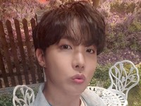 Alamak! Wanita Ini Bikin J-Hope BTS Tergila-gila, Siapa Sih?