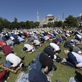 Menag Sebut Boleh Salat Iduladha di Lapangan, Asalkan...