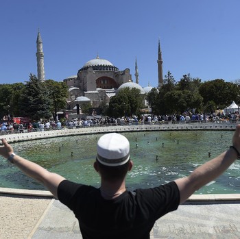 Heboh Foto Jadul Jokowi, Kejar-kejaran ke Mars, Hagia Sophia