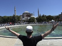 Heboh Foto Jadul Jokowi, Kejar-kejaran ke Mars, Hagia Sophia