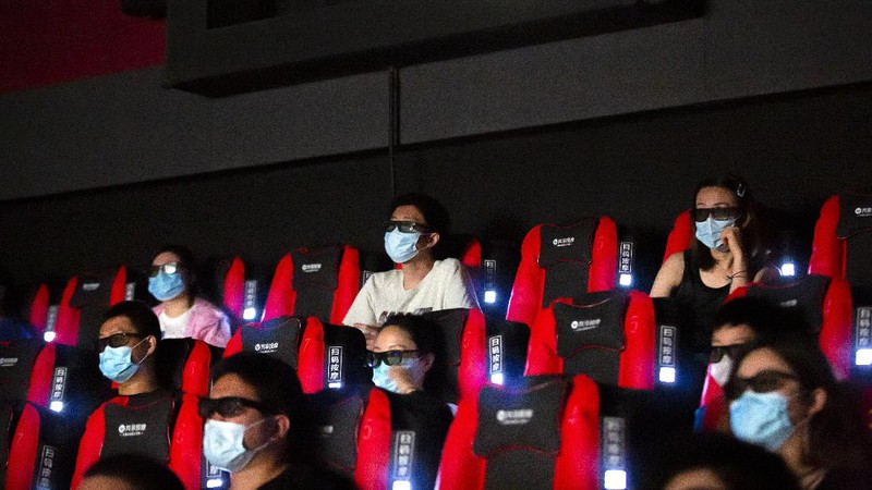 Ilustrasi bioskop di Beijing sudah mulai dibuka. AP/Mark Schiefelbein