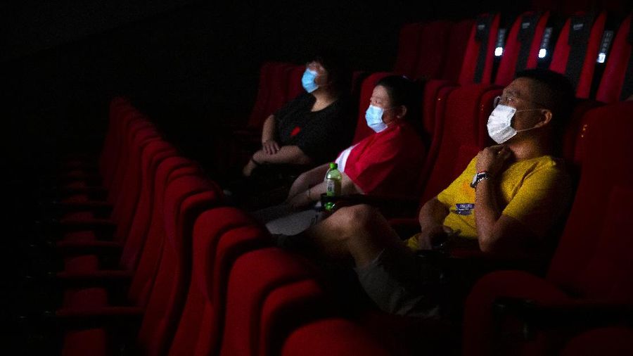Ilustrasi bioskop di Beijing sudah mulai dibuka. AP/Mark Schiefelbein