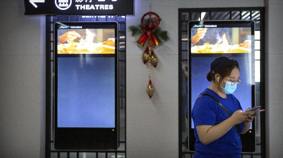 Ilustrasi bioskop di Beijing sudah mulai dibuka. AP/Mark Schiefelbein