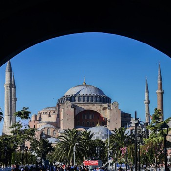 Syahdu, Pemandangan Salat Jumat Perdana di Hagia Sophia Turki