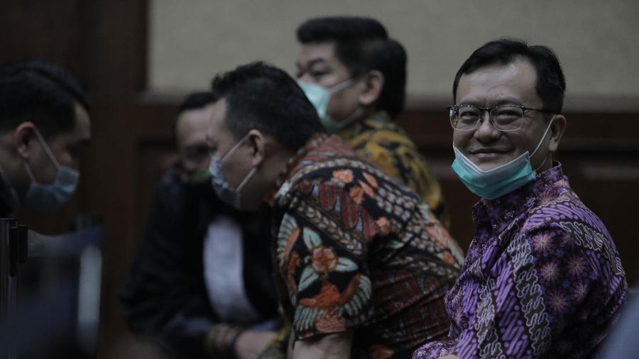 Benny Tjokosaputro atau akrab disapa Bentjok, salah satu dari 6 terdakwa di kasus PT Asuransi Jiwasraya (Persero) yang menjalani persidangan Tindak Pidana Korupsi di Pengadilan Negeri Jakarta Pusat. (վ/ Tri Susilo)