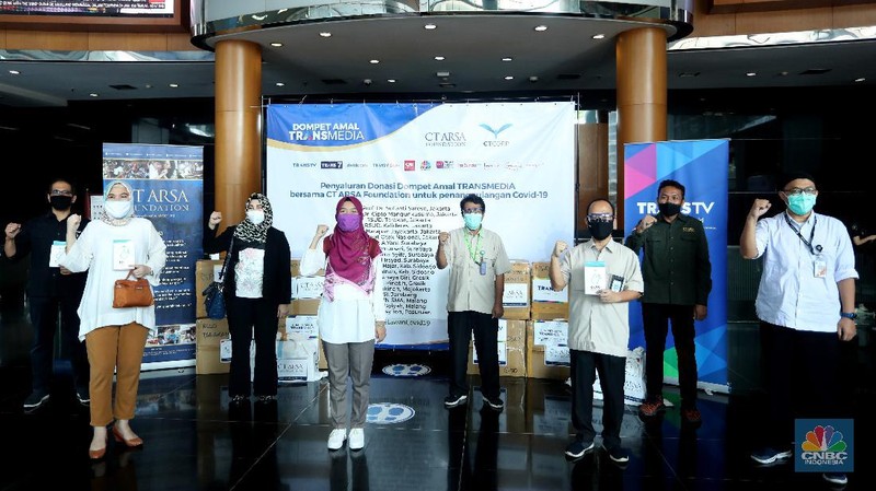 Dompet Amal TRANSMEDIA bersama CT ARSA Foundation Salurkan Donasi Tahap ke-8 untuk Penanganan Covid-19. (CNBC Indonesia/ Andrean Kristianto)