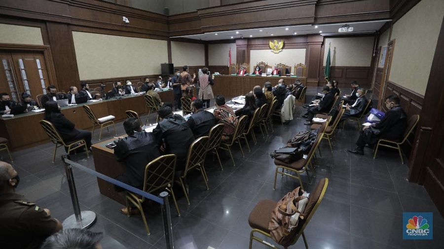 Sidang lanjutan kasus korupsi PT. Asuransi Jiwasraya (Persero)di Pengadilan Negeri, Jakarta Pusat, Senin (27/7/20). (CNBC Indonesia/Tri Susilo)