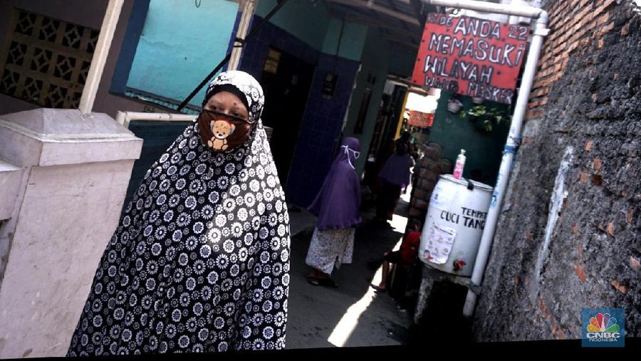 Kampung Rawa Pasung RW 022, Kelurahan Kota Baru, Kecamatan Bekasi Barat, Kota Bekasi, Jawa Barat, Selasa (28/7/2020). Kampung rawa pasung bekasi ini dikenal sebagai wilayah zona hijau sejak awal pandemi Maret lalu. (CNBC Indonesia/ Muhammad Sabki)