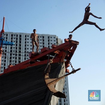 Senja & Asa Para Pencari Rupiah di Sunda Kelapa